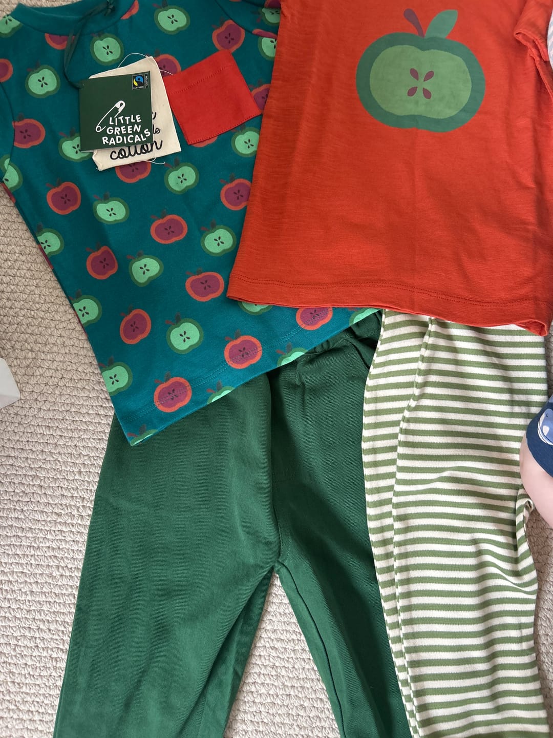 Customer photo review of Apple Picking Organic T Shirt & Jogger Playset