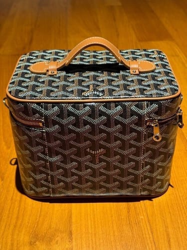 Customer photo review of Elegant Vanity Crossbody