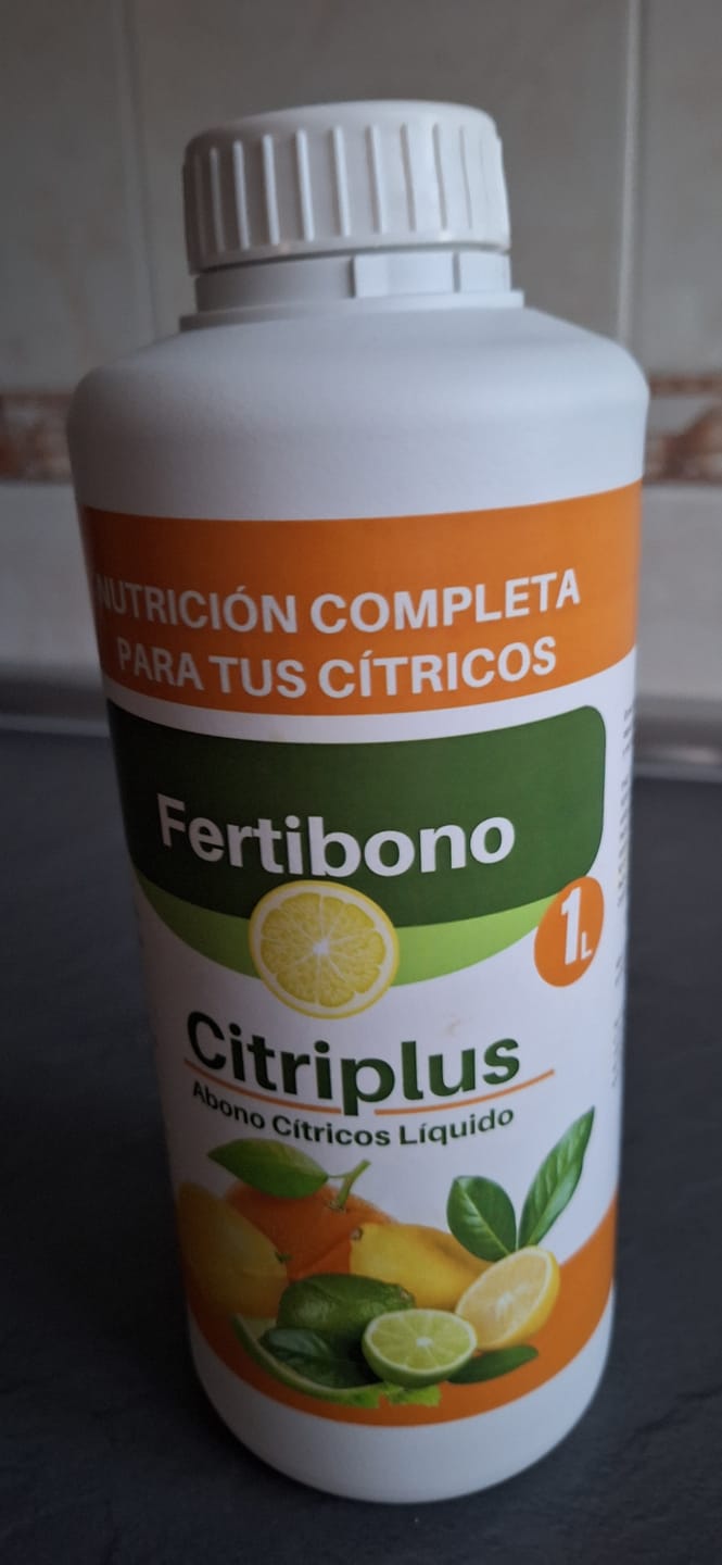Customer photo review of Fertibono CitriPlus: Abono Cítricos, (1L), Rico en Hierro, Zinc, Calcio,Manganeso, Magnesio, AminoAcidos y NPK - Abono Plantas, Ecológico, Residuo Cero