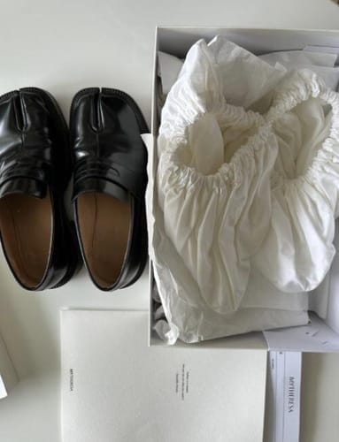 Customer photo review of Tabi loafers