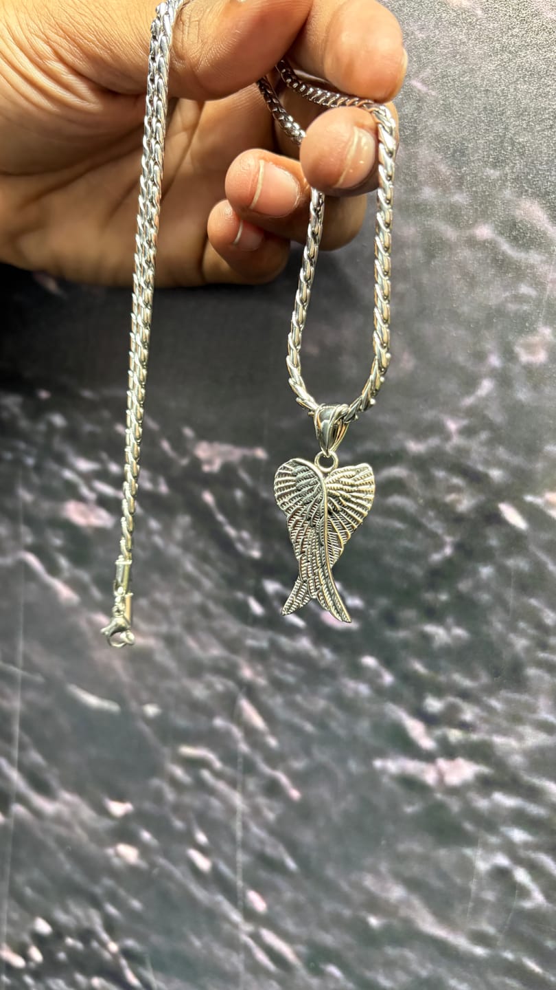 Customer photo review of Rhodium Plating Anti Tarnish Waterproof Leaf Chain