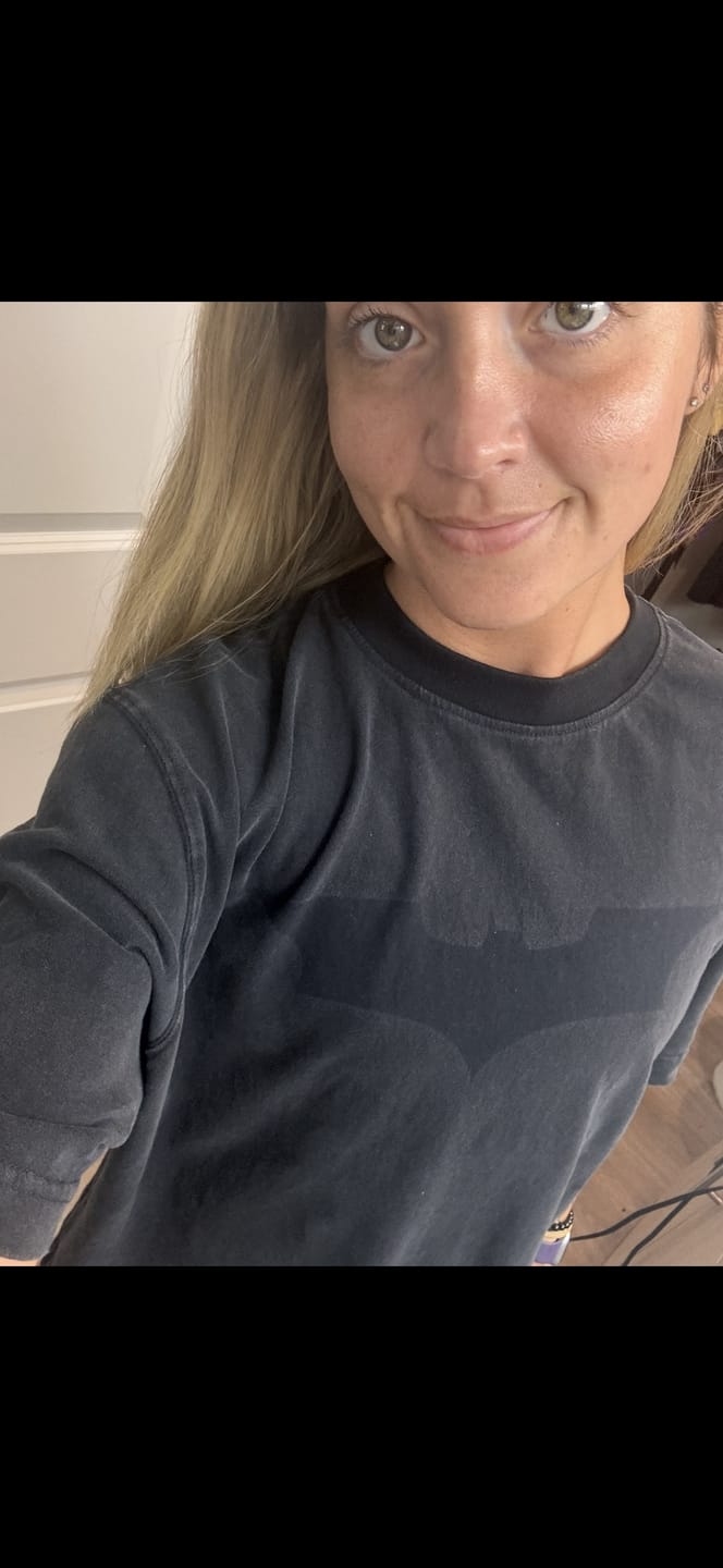 Customer photo review of W4103 Batman Lived-in Tee