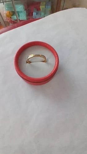 Customer photo review of Tara mother of pearl ring size US 8