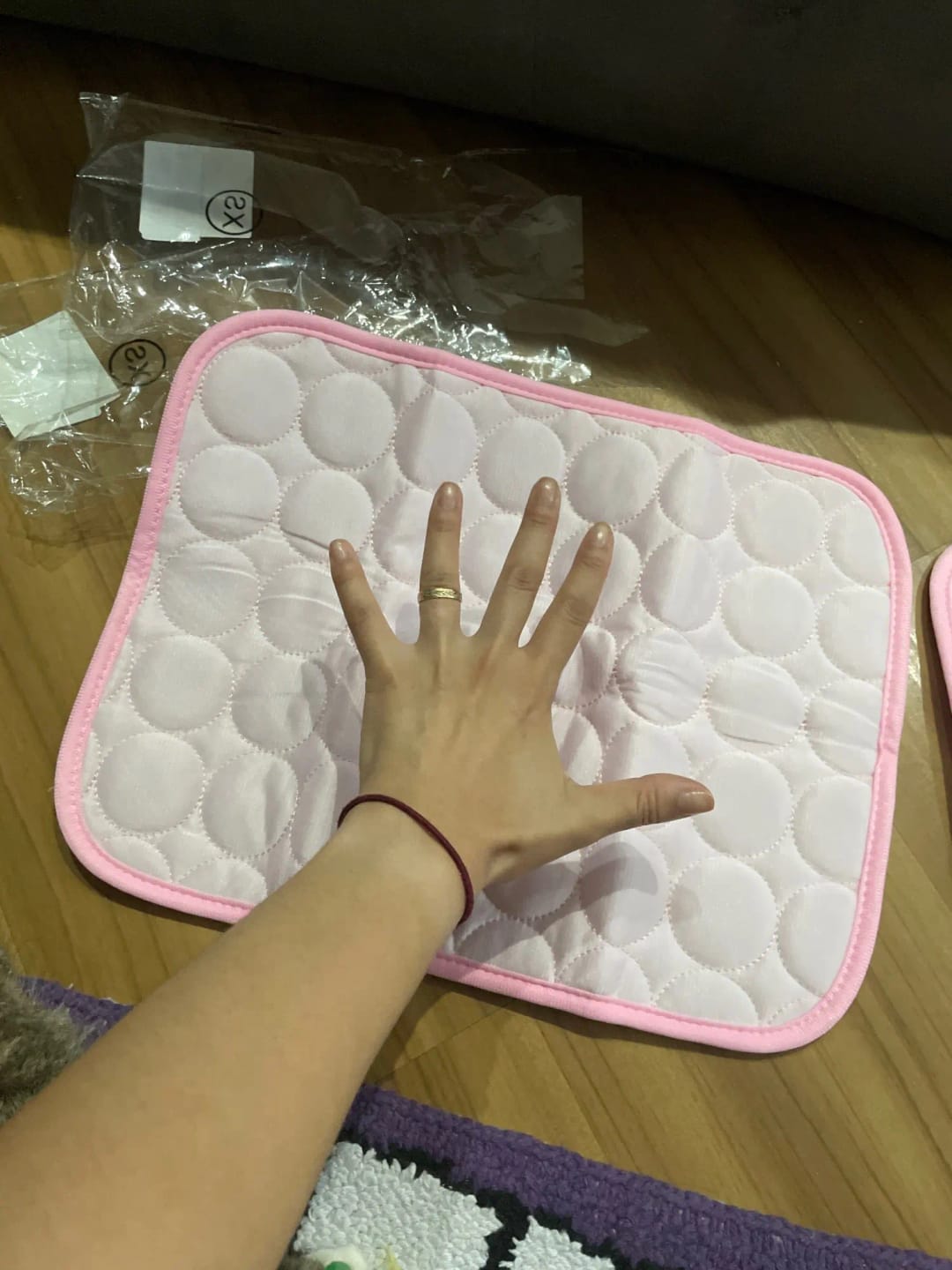 Customer photo review of Tapis Rafraîchissant pour Chat – Offrez-lui un confort immédiat