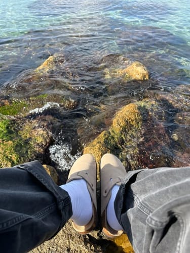 Customer photo review of Unisex Arizona Narrow Smooth Sandals