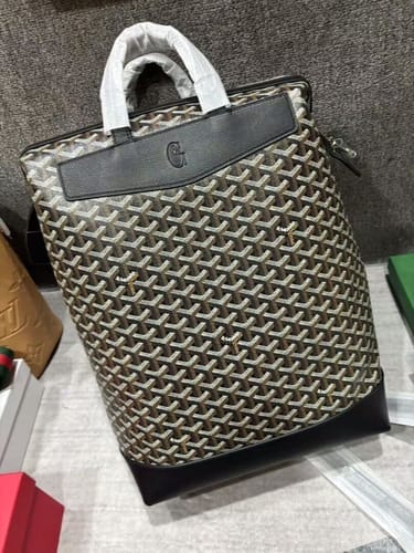 Customer photo review of Summit Elegance Backpack