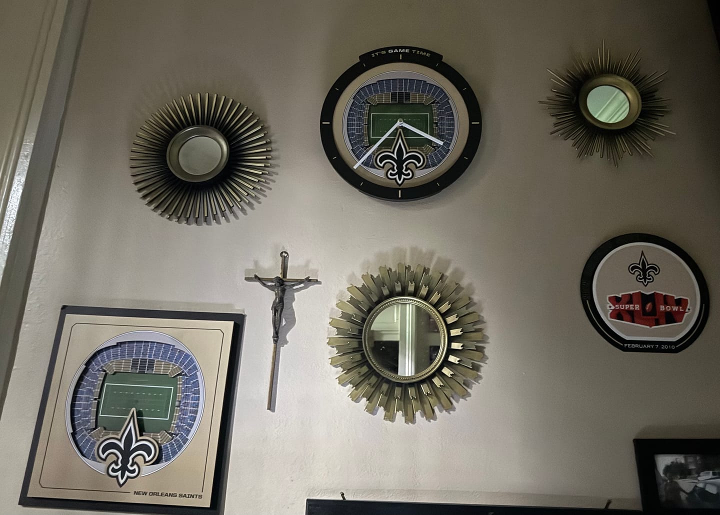 Customer photo review of New Orleans Saints Super Bowl XLIV "Double Play" On the Shelf or on the Wall Art