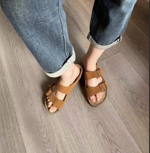 Customer photo review of Unisex Arizona Narrow Smooth Sandals