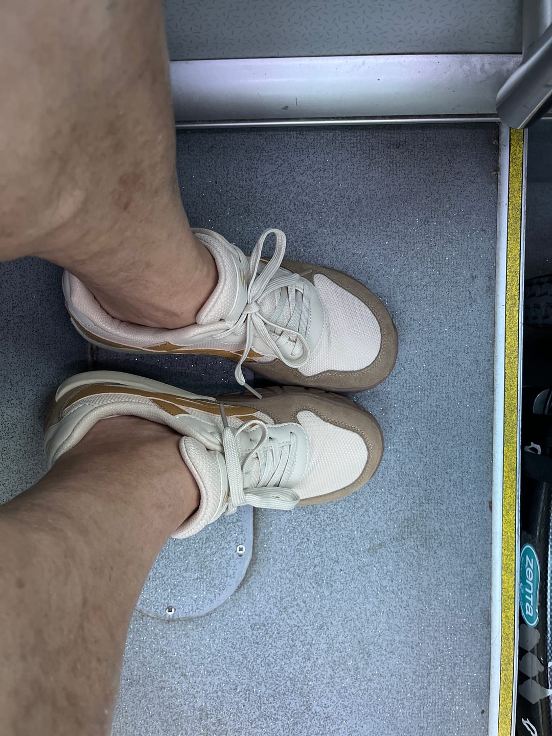 Customer photo review of Hareball - Zapatos De Punta Ancha