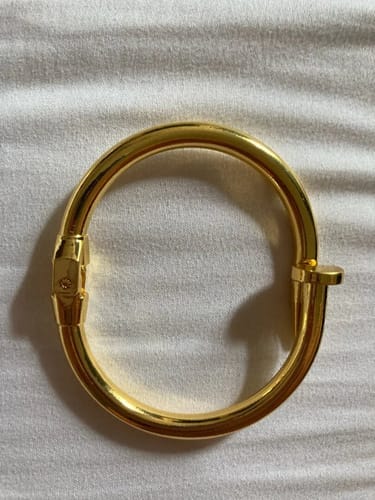 Customer photo review of ARIJ plain stamped pin bangle