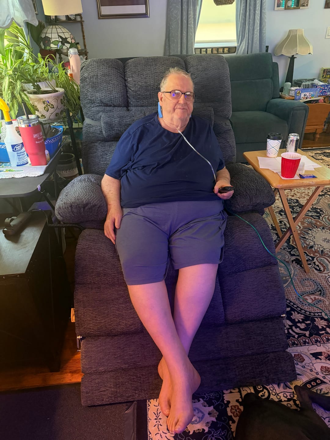 Customer photo review of 9205L Big & Tall Power Lift Recliner – Extended Footrest, Dual Motor, Heat & Massage, 400 lbs