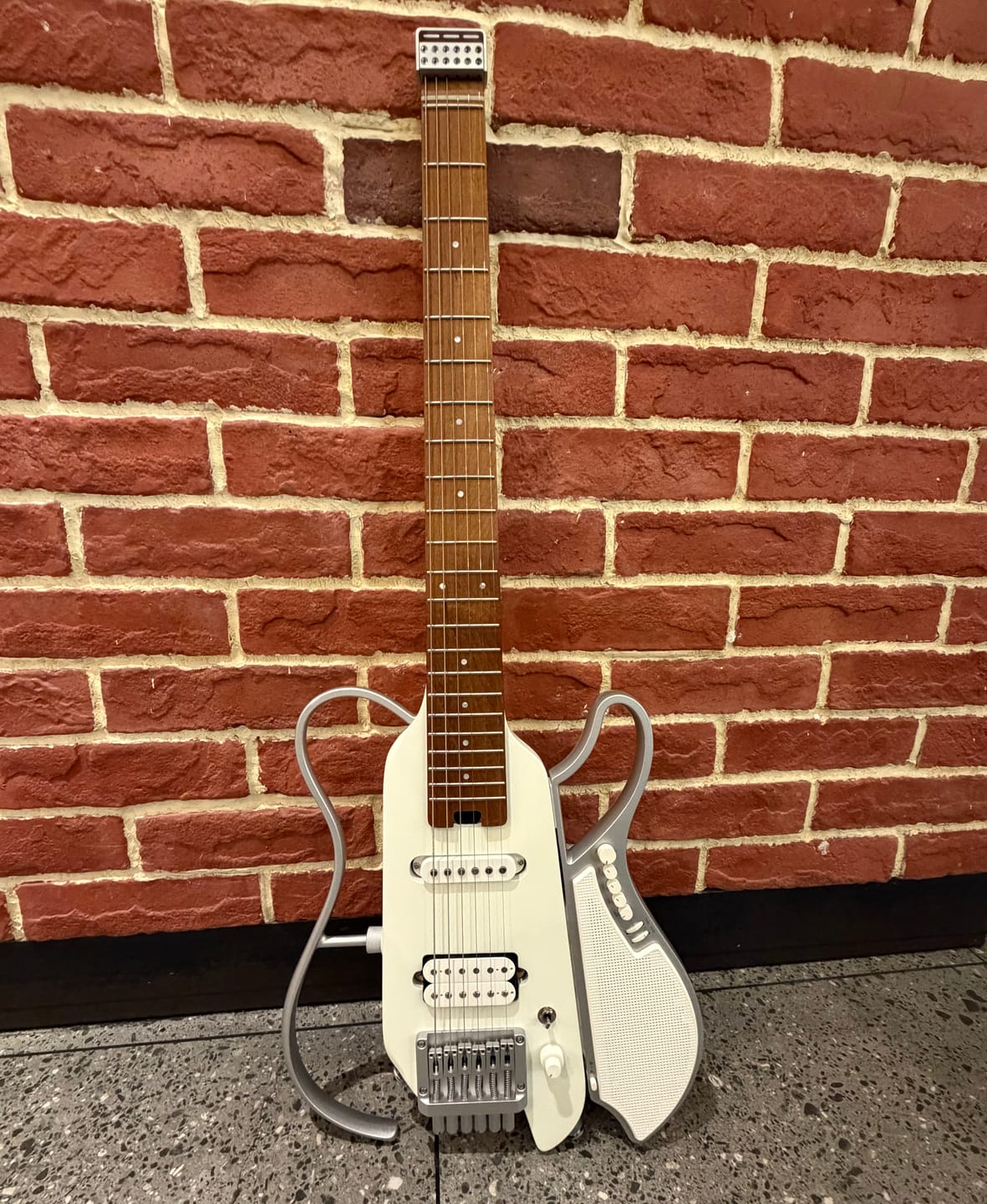 Customer photo review of Donner HUSH X LIVE Travel Guitar with Speaker
