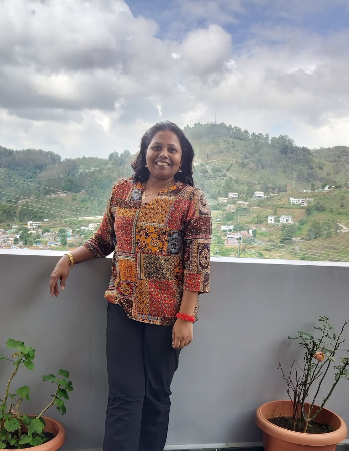 Customer photo review of Women Black Airy Linen Straight Pants