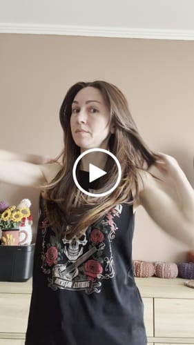 Customer video review of JBEXTENSION 22 Inches Auburn with Highlight Women Pre-Cut Frontlace Glueless Wig ROBY AUBURN