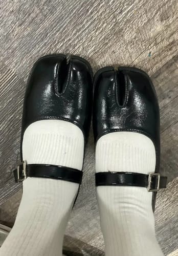 Customer photo review of Tabi loafers