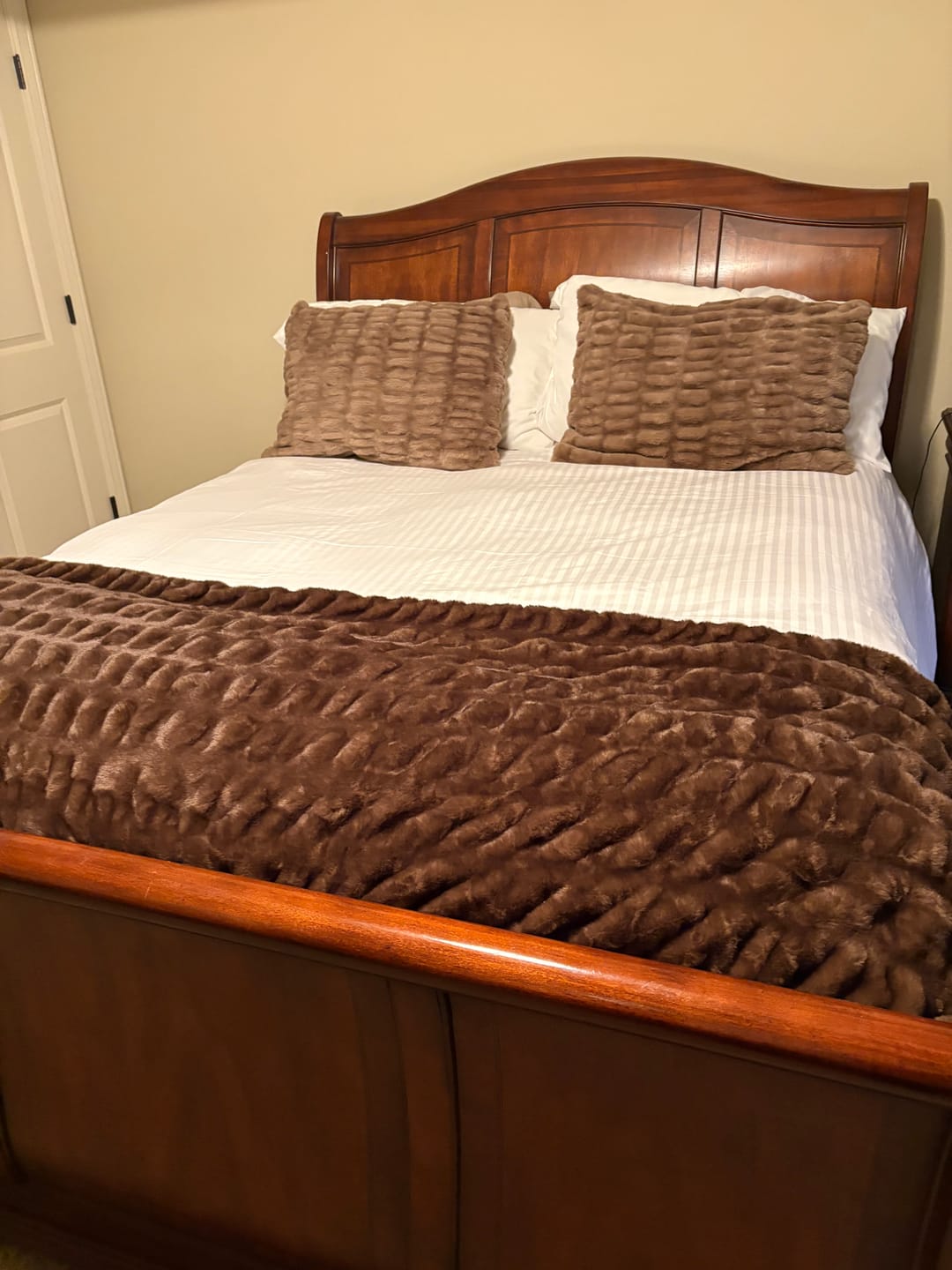 Customer photo review of Hugs Milk Chocolate Sham