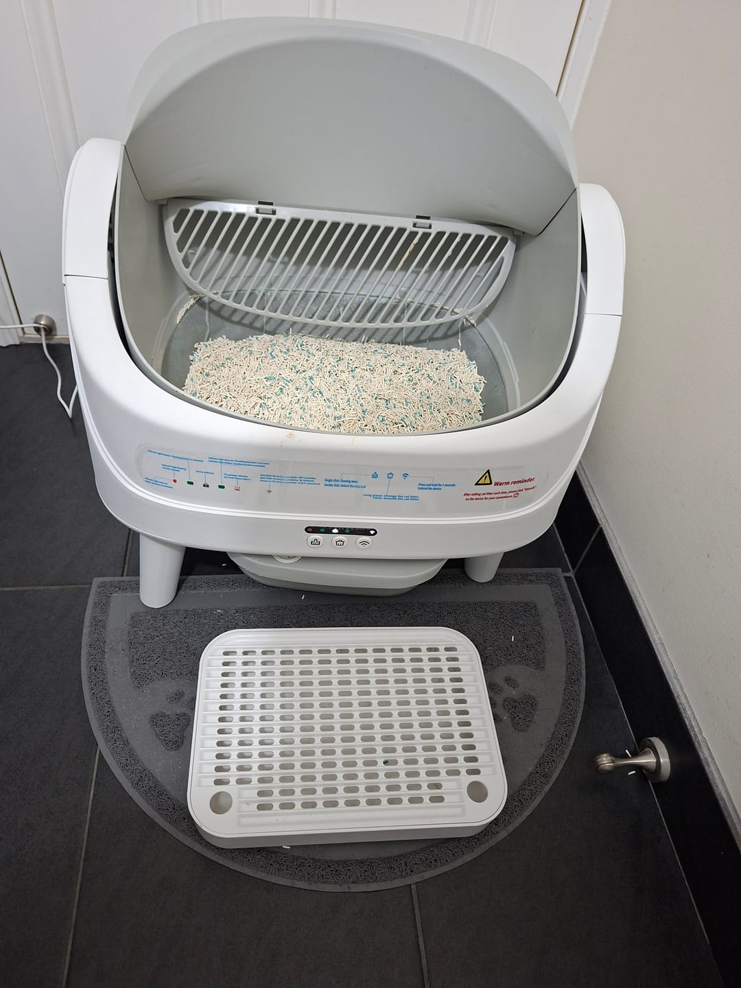Customer photo review of Petbuds™ Open One App Monitoring Self-Cleaning Litter Box with Open Design