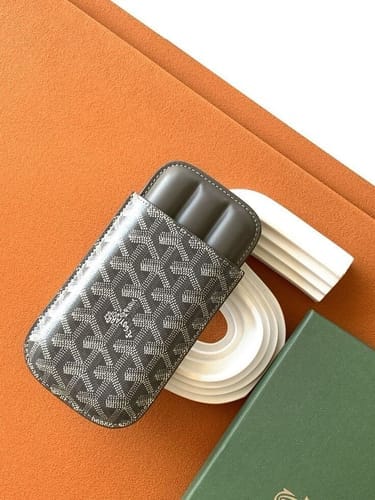Customer photo review of Churchill Cigar Case