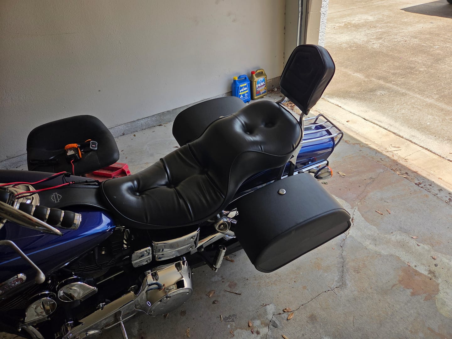 Customer photo review of 32L - Panzer Large Hard Mount Shock Cutout Saddlebags for Harley Dyna Wide Glide FXDWG/I