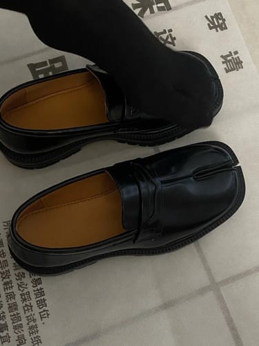 Customer photo review of Tabi loafers