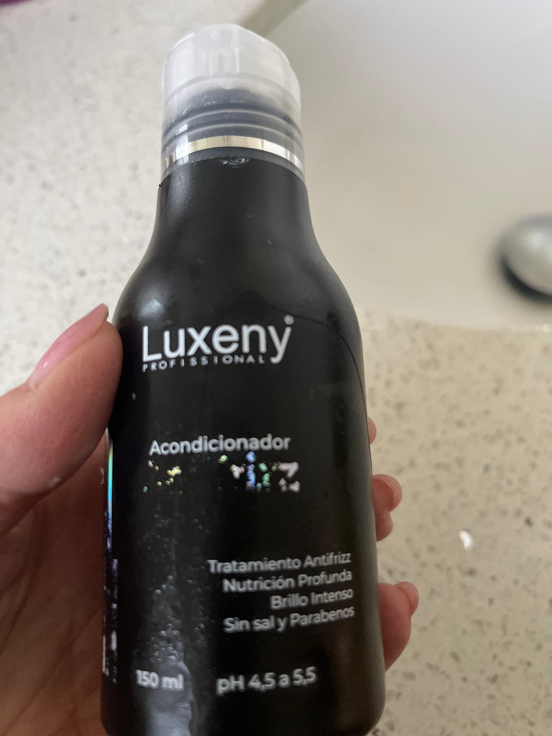 Customer photo review of Acondicionador Antifrizz 150 ml