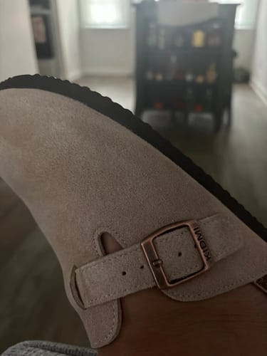 Customer photo review of Unisex Arizona Narrow Smooth Sandals