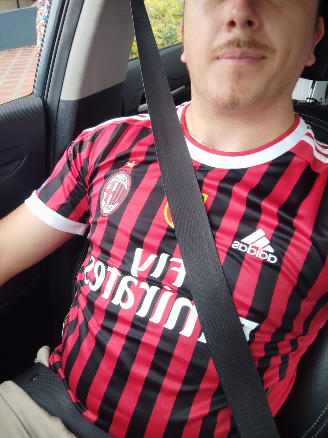 Customer photo review of Zlatan Ibrahimović 11 - AC Milan Home 2011/12 Retro Kit Jersey Maillot Trikot Soccer Shirt