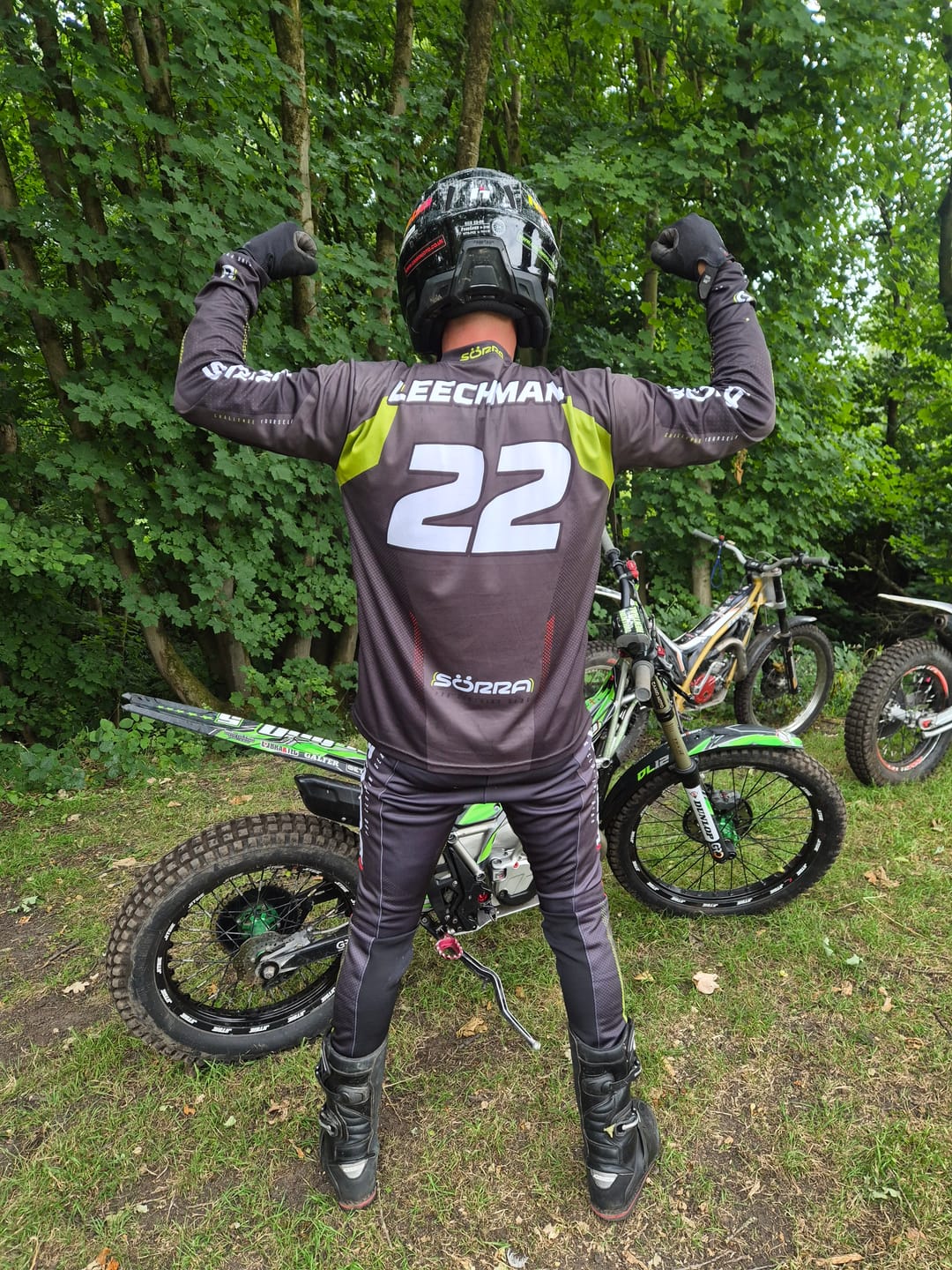 Customer photo review of Trial Clothing Set 2 Racing Vertigo