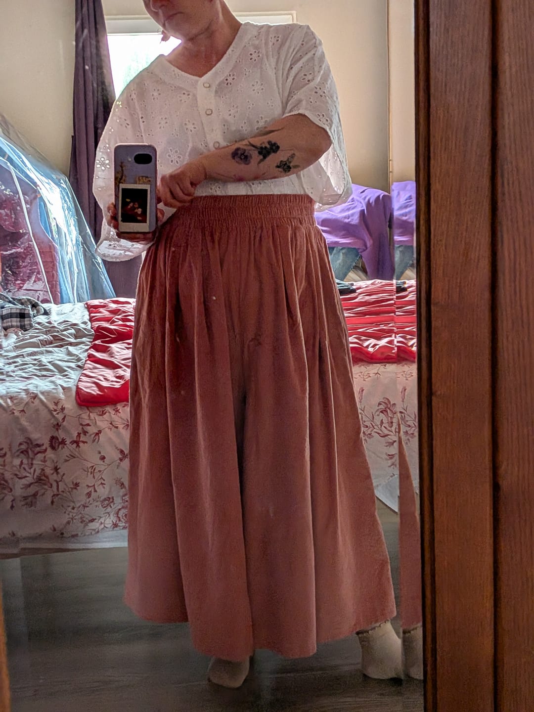 Customer photo review of Pantalon Paco - velours cotelé rose boisé