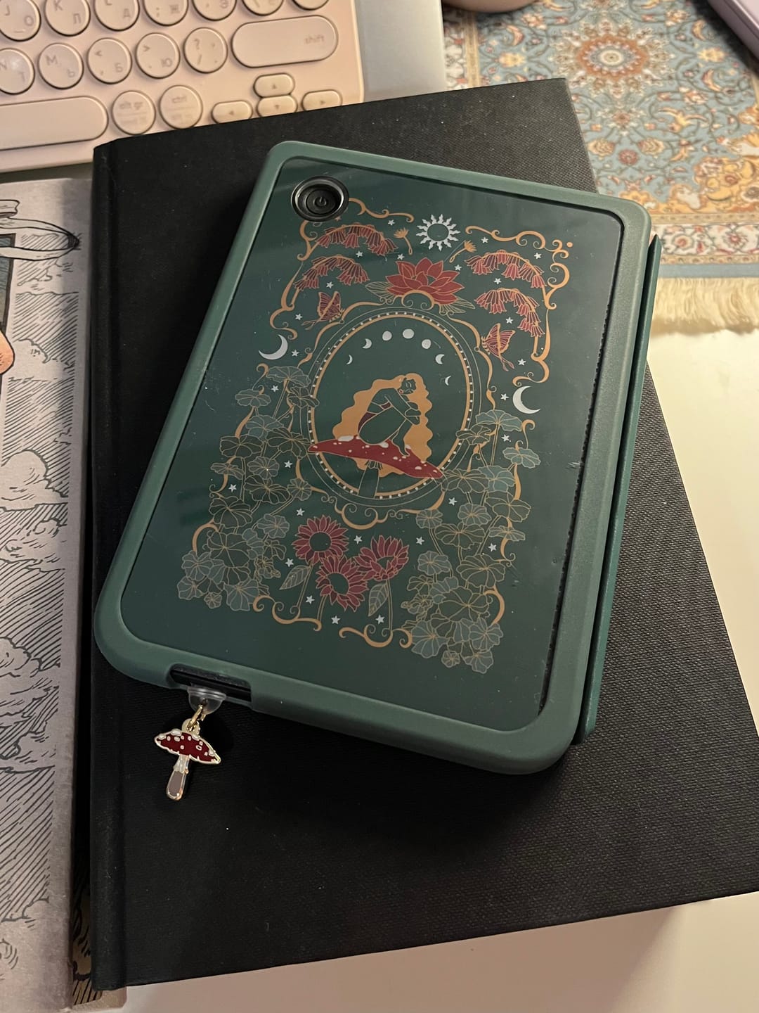 Customer photo review of Wonderland eReader Sticker Insert