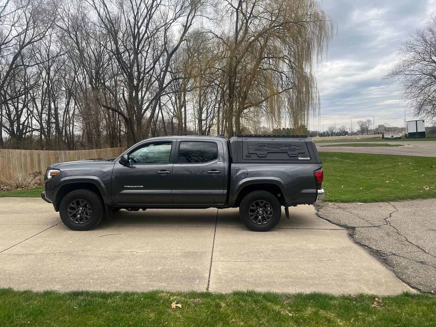 Customer photo review of OPENROAD Aluminum Truck Cap with Three-Color Light