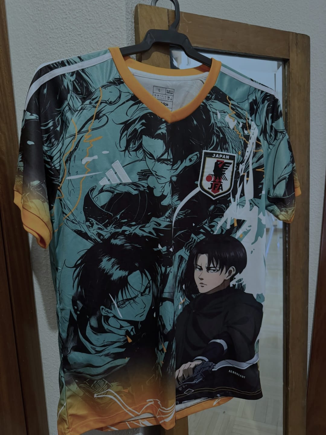Customer photo review of Camiseta Capitán Levi