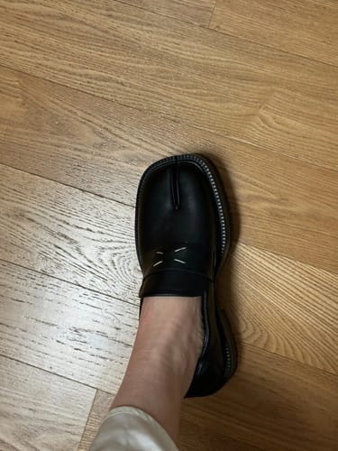Customer photo review of Tabi loafers