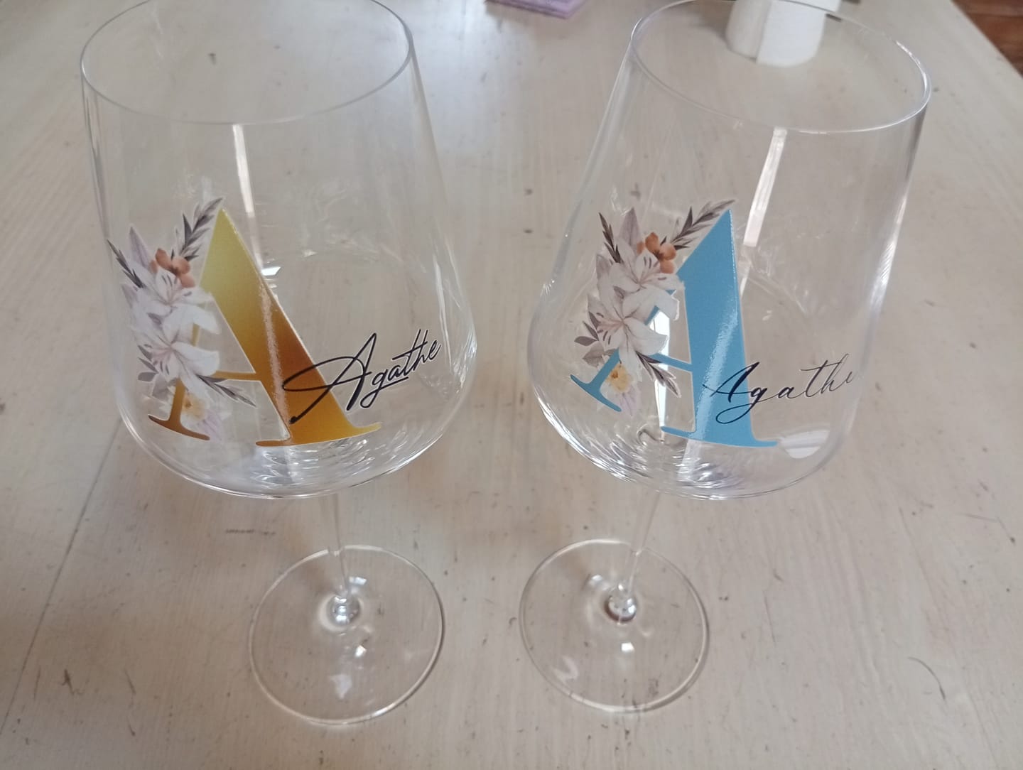 Customer photo review of Fleur - Verre à vin personnalisé avec initiale et nom pour vous et vos amis
