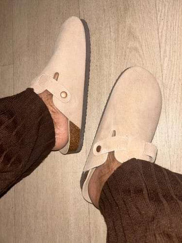 Customer photo review of Unisex Arizona Narrow Smooth Sandals