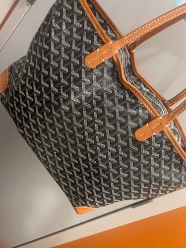 Customer photo review of Aurelle Zip Carryall