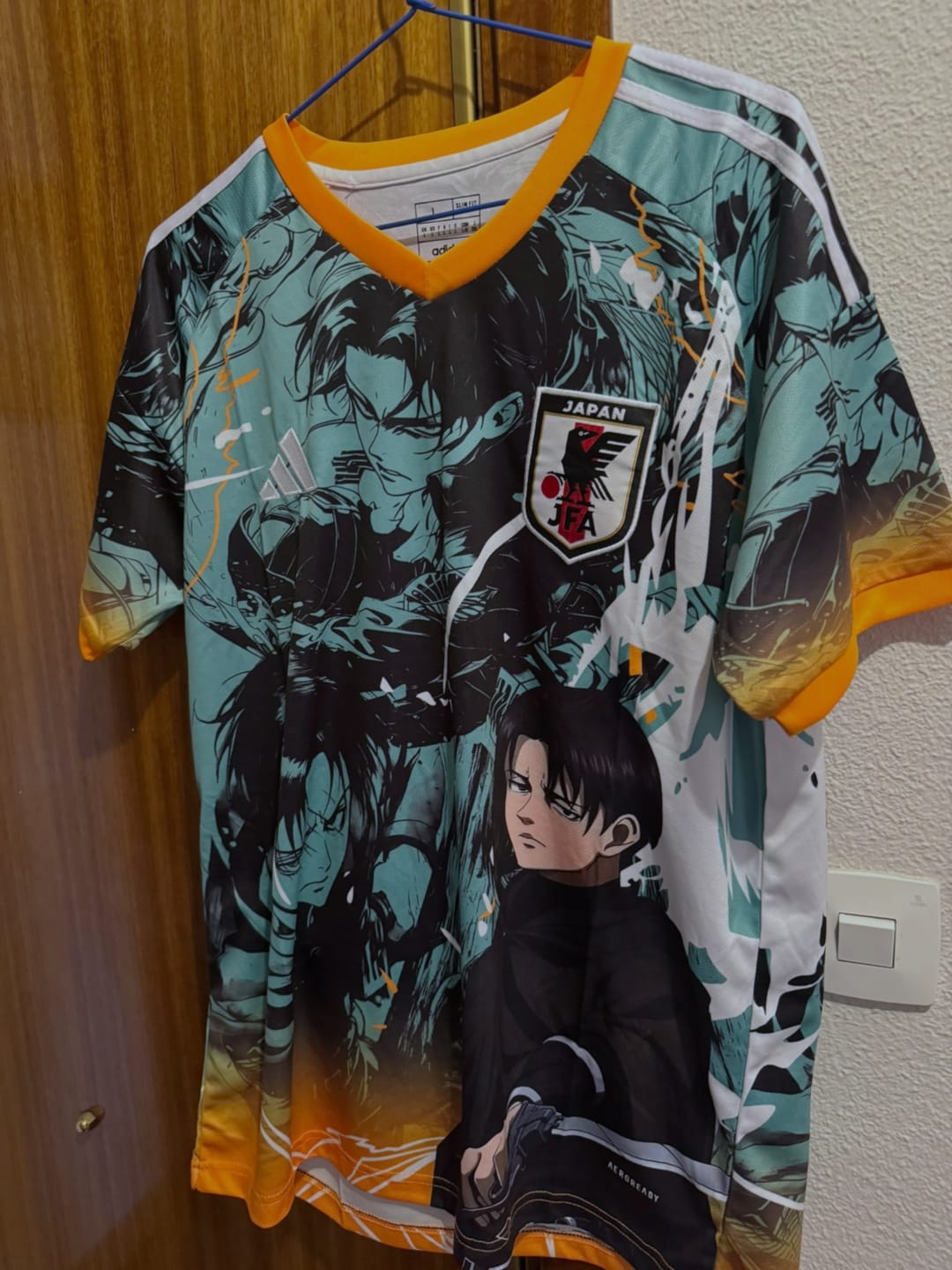 Customer photo review of Camiseta Capitán Levi