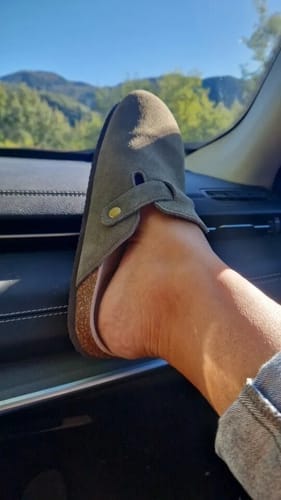 Customer photo review of Unisex Arizona Narrow Smooth Sandals