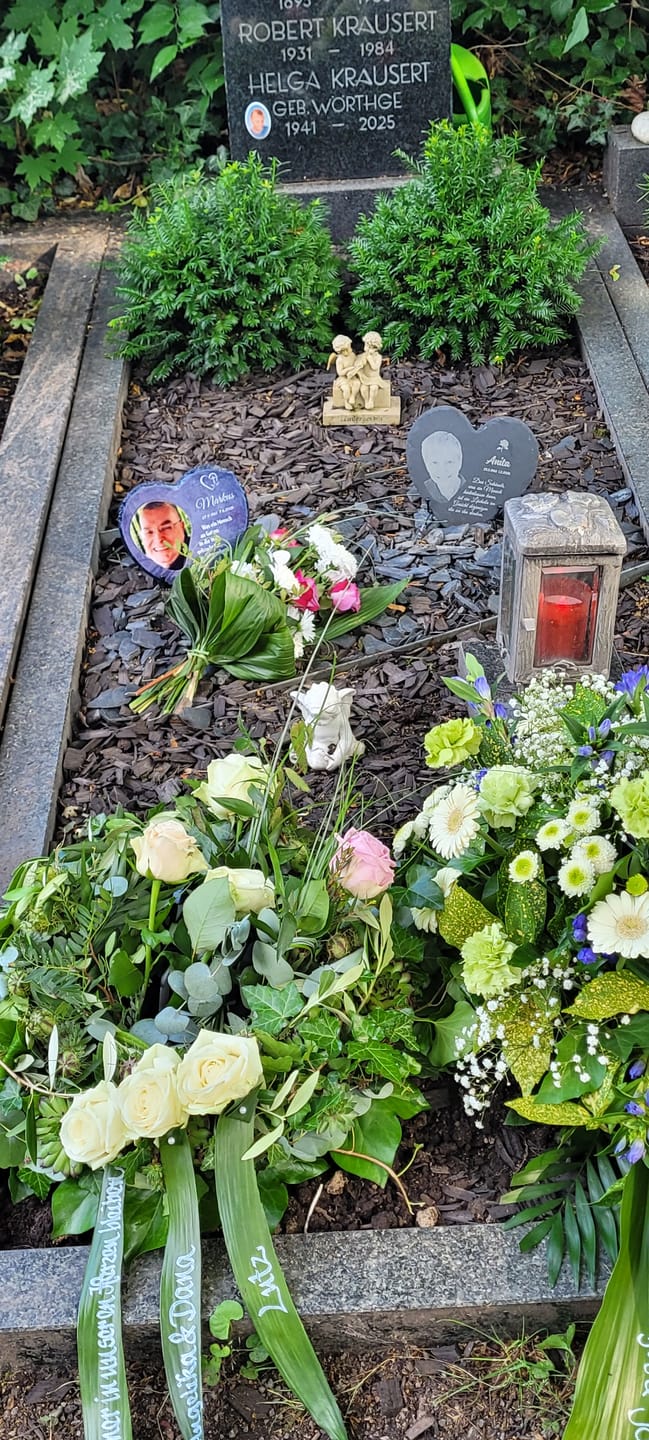 Customer photo review of Liebe hört nicht auf - Personalisiertes Schieferherz als Andenken an geliebte Verstorbene