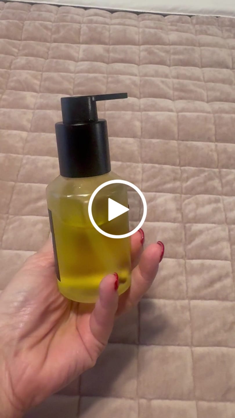 Customer video review of VANILLA VIXXEN BODY OIL