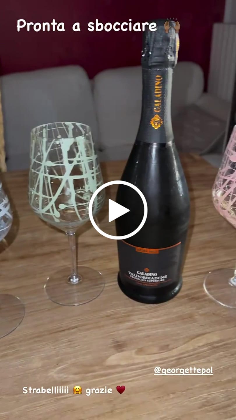 Customer video review of BOX CALICI IN PLASTICA