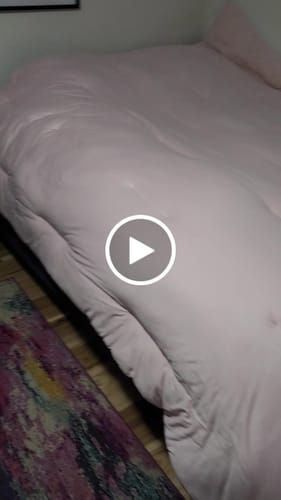 Customer video review of MarshMellow Comforter