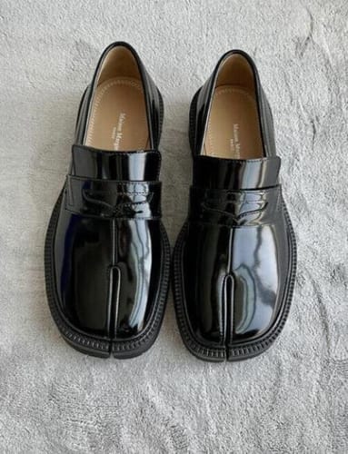 Customer photo review of Tabi loafers