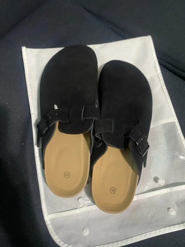 Customer photo review of Unisex Arizona Narrow Smooth Sandals