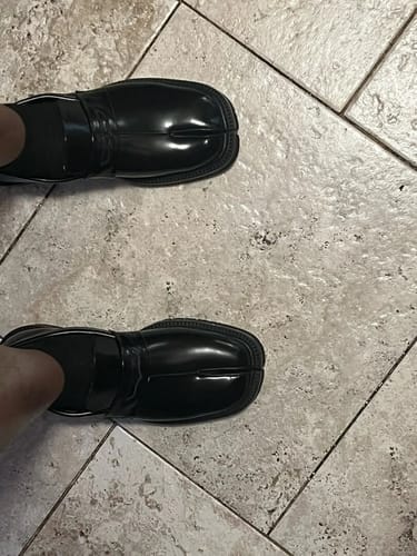 Customer photo review of Tabi loafers