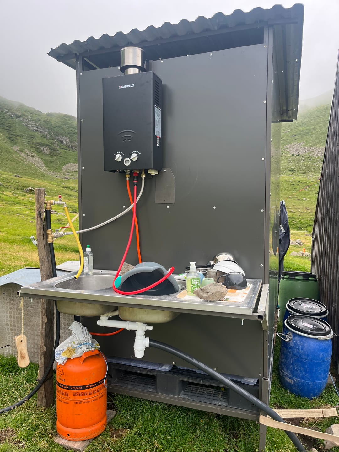 Customer photo review of Propangas Gasdurchlauferhitzer 10L mit Regenkappe BW264 Camping Outdoor