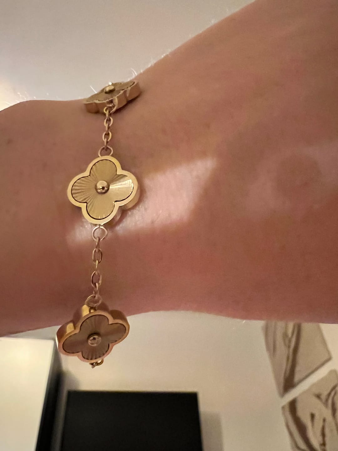 Customer photo review of Golden Lucky Leaf Abbaddon Armband 14K Vergoldet