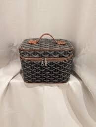 Customer photo review of Elegant Vanity Crossbody