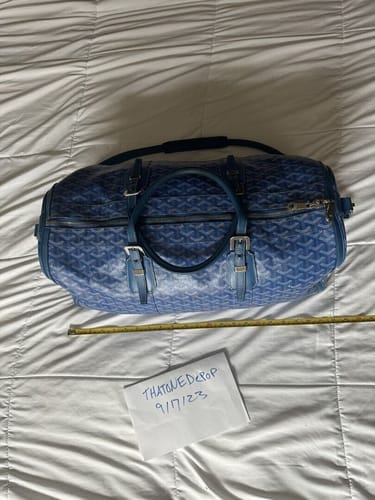 Customer photo review of Aventra Luxe Duffle