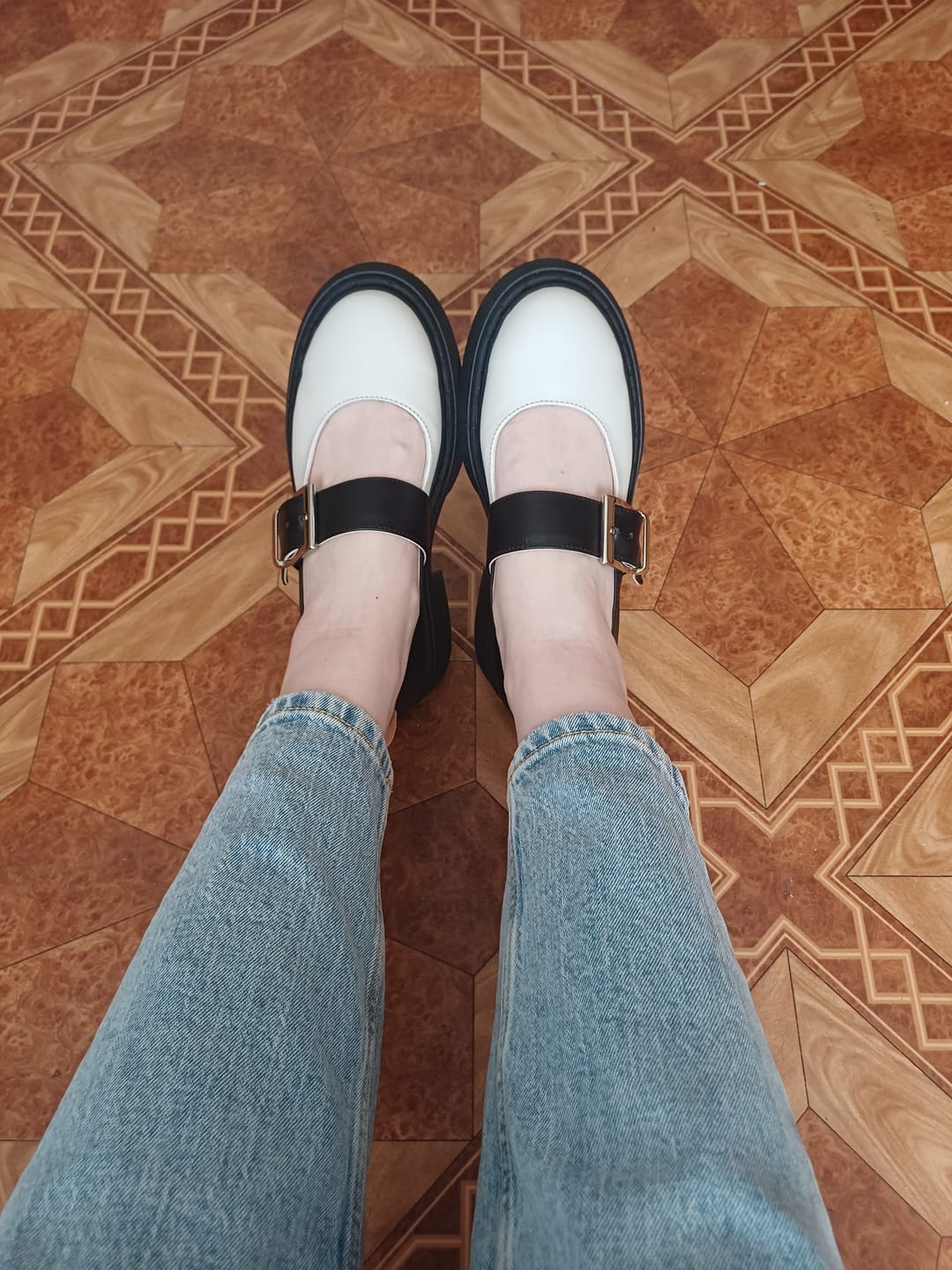 Customer photo review of Mėnulis Closed Toe Sandals